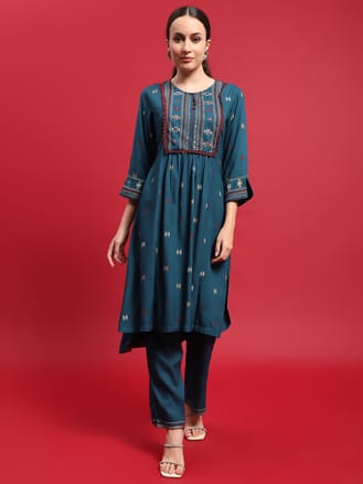 Women Liva Rayon Blue Geometric Print Kurta With Comfort Pant