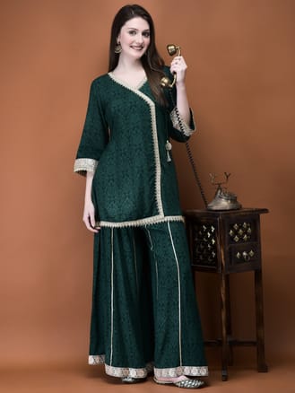 Women Liva (Rayon) Green Floral Print Kurta With Split Pant