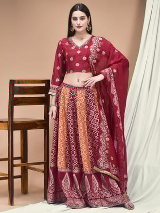 Women Samaira Fuchsia embroidered Blouse Skirt Dupatta
